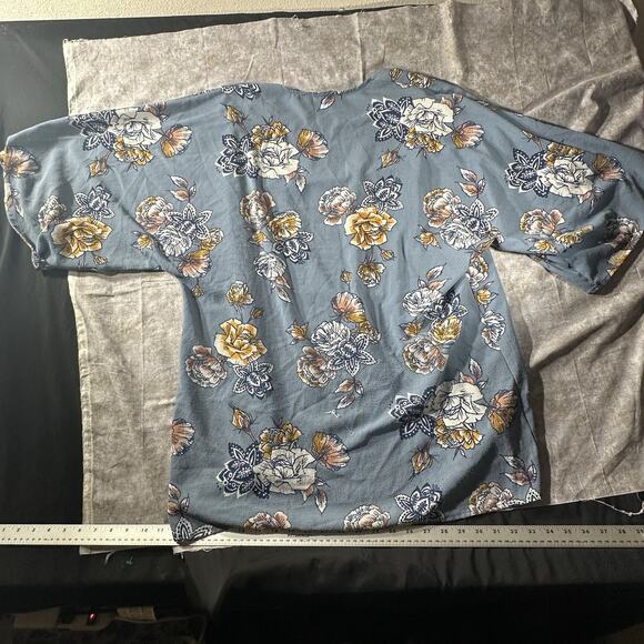 J Robert’s Women’s Floral Print Top Size Small - Picture 6 of 6